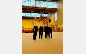 Equipe de gymnastique championne du Val D'Oise en Fédéral B 12 ans et plus